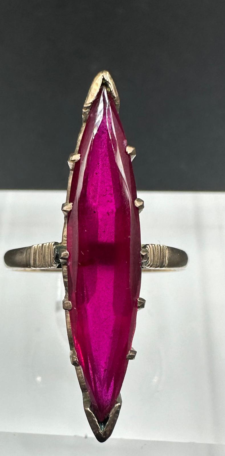 An Arabian gold and ruby boat themed ring, approximate weight 3.4g Size M - Image 3 of 3