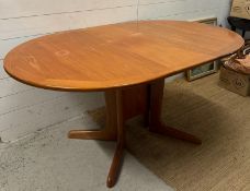 A Mid Century oval drop leaf dining table by G-Plan (H74cm W150cm D100cm)
