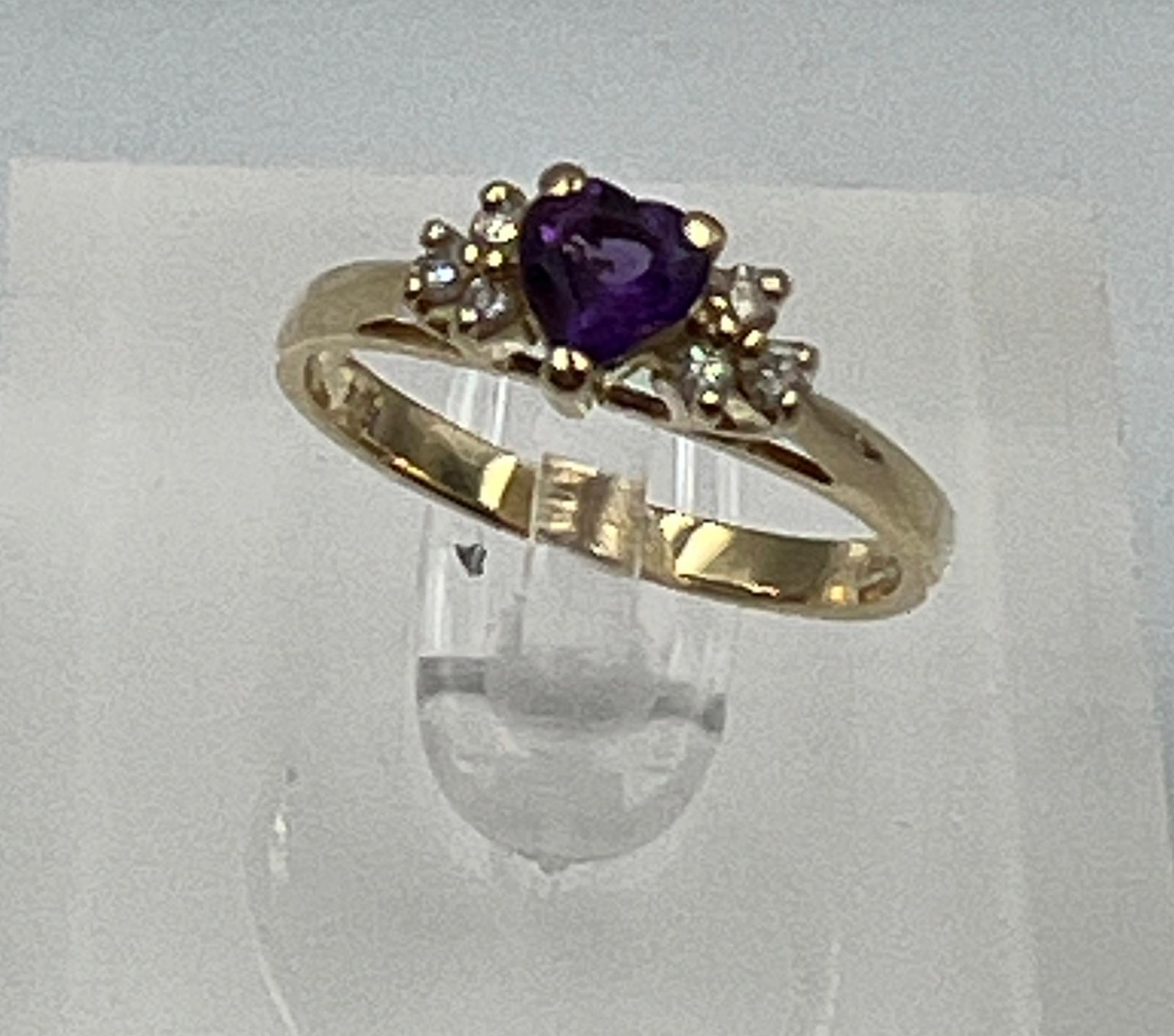 A 14ct gold amethyst and diamond shoulders with a heart shaped central stone on a 14ct yellow gold - Image 2 of 7