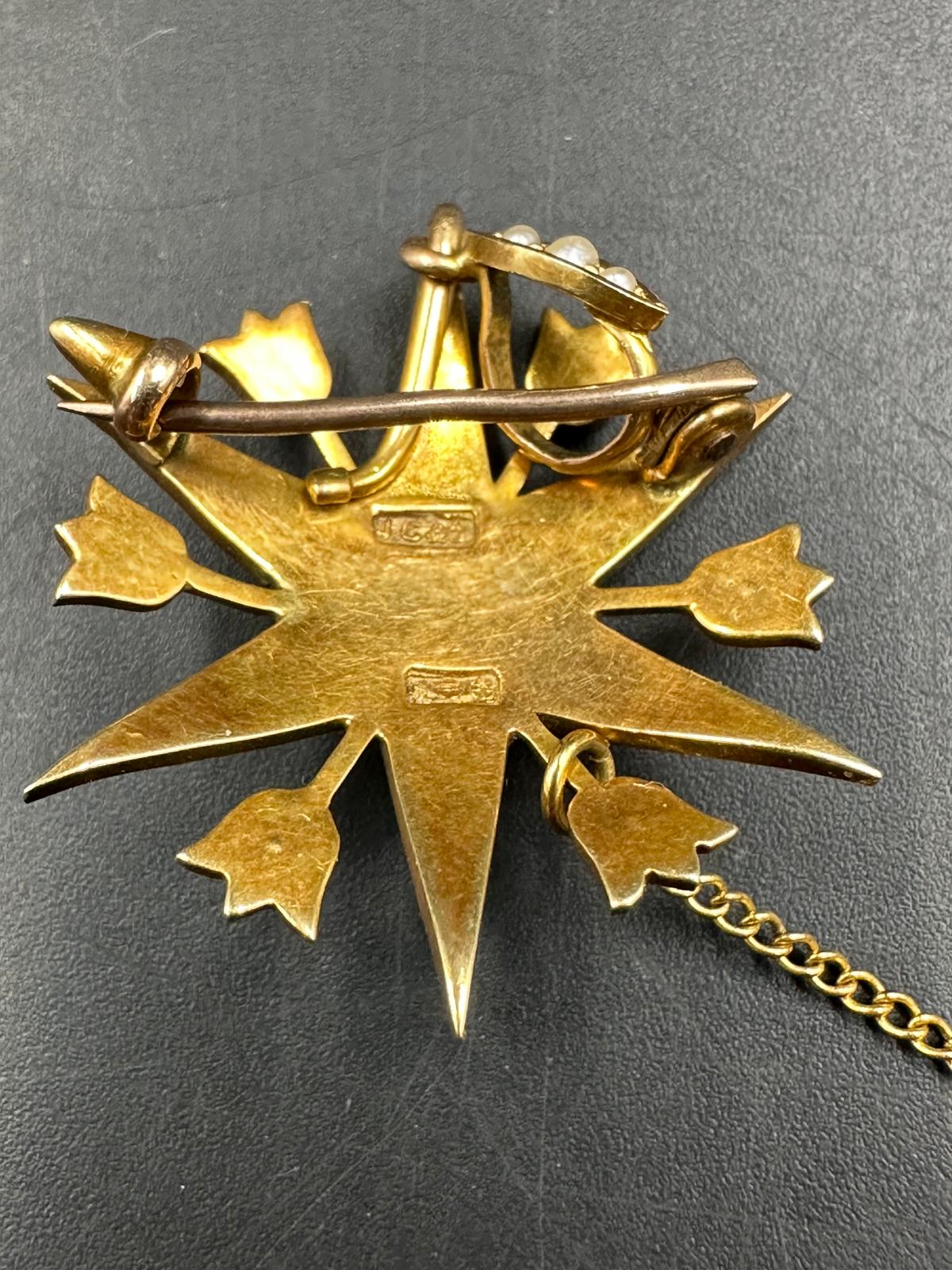 A Victorian star brooch with seed pearl decoration on 15ct yellow gold, with an approximate weight - Image 4 of 4