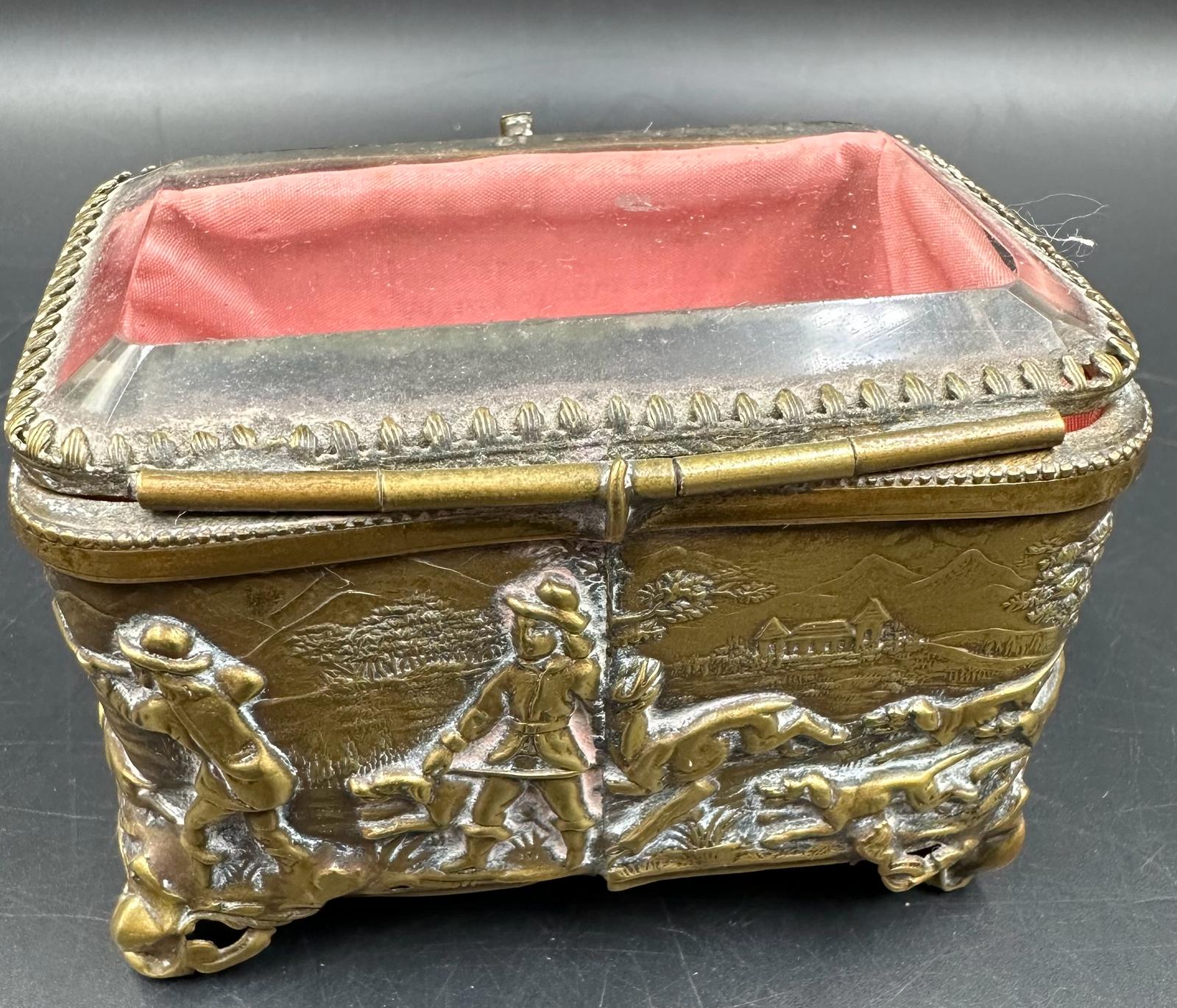 An antique French, bevelled edge glass topped jewellery box with hunting scene decoration. - Image 4 of 5