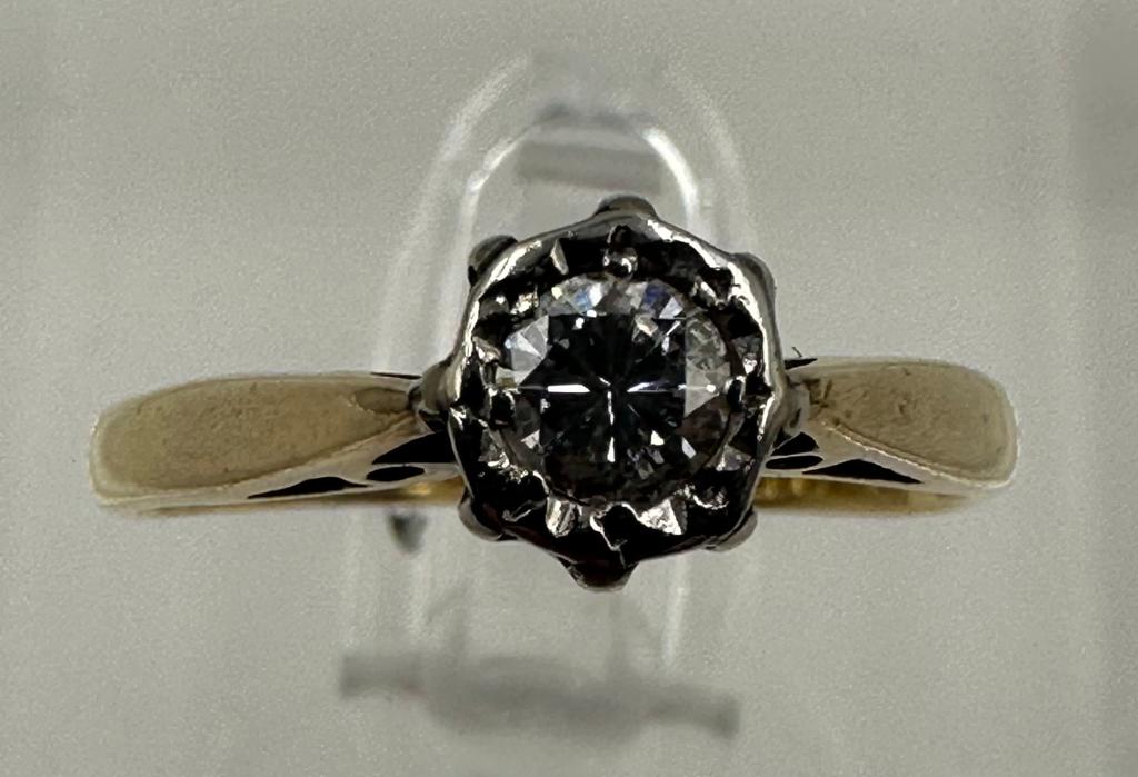 An 18ct yellow gold and platinum set diamond ring, approximate size J1/2 - Image 5 of 5