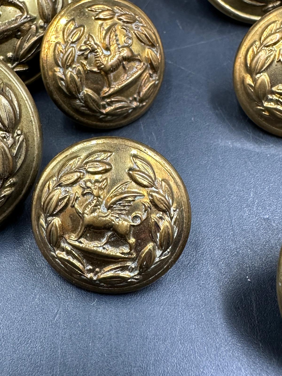 A small selection of brass military buttons. - Image 2 of 5