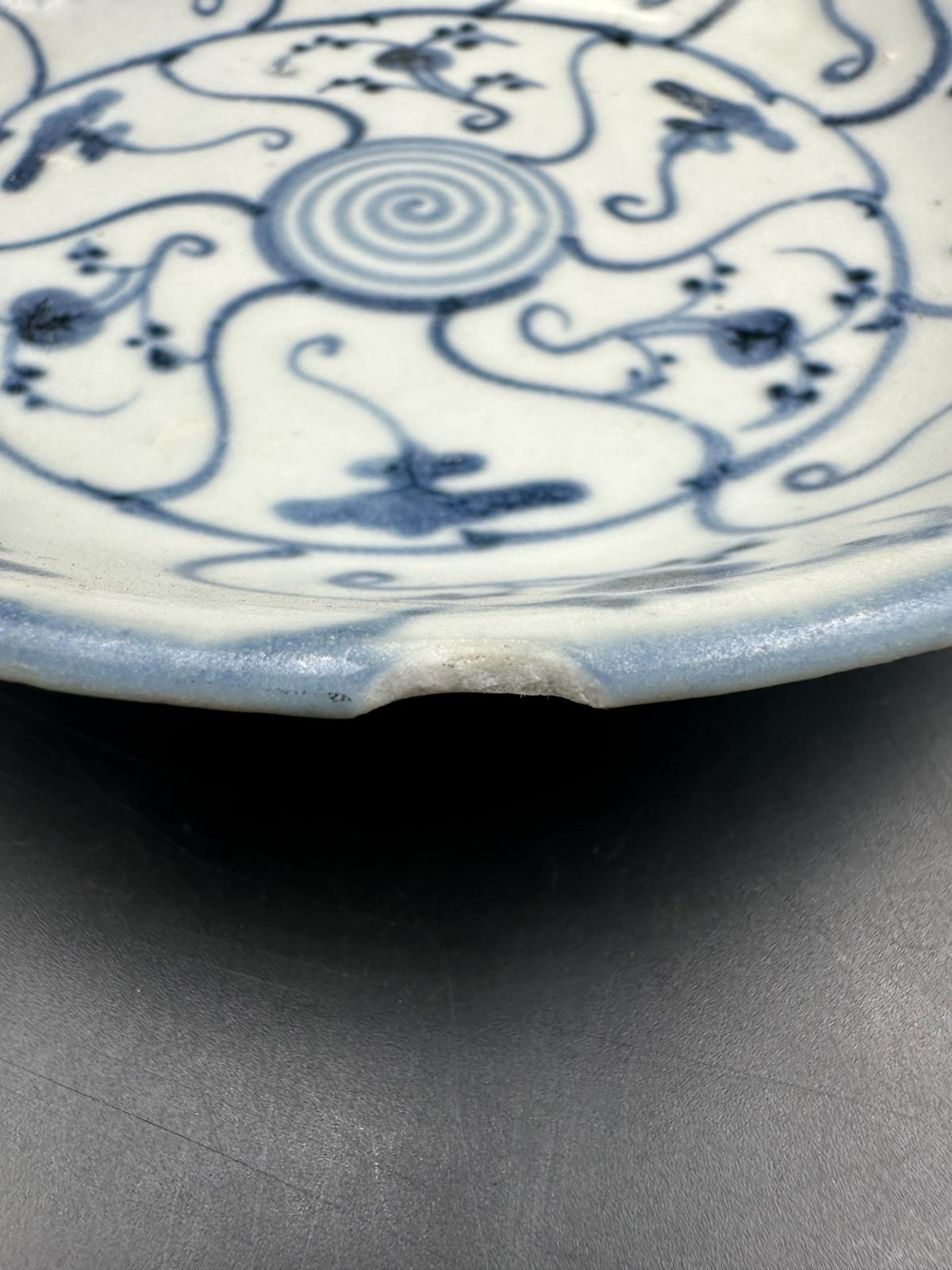 Two blue and white dishes from the Tek Sing Haul with accompanying certificate of authenticity - Image 5 of 6
