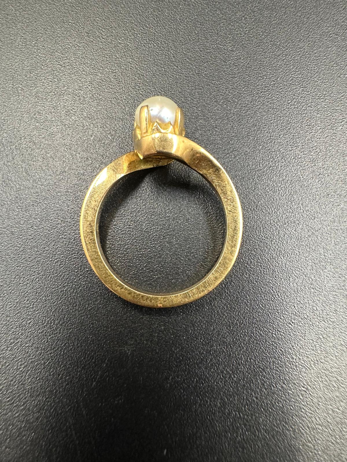 Three gold pearl rings with an approximate total weight of 11g. - Image 2 of 4