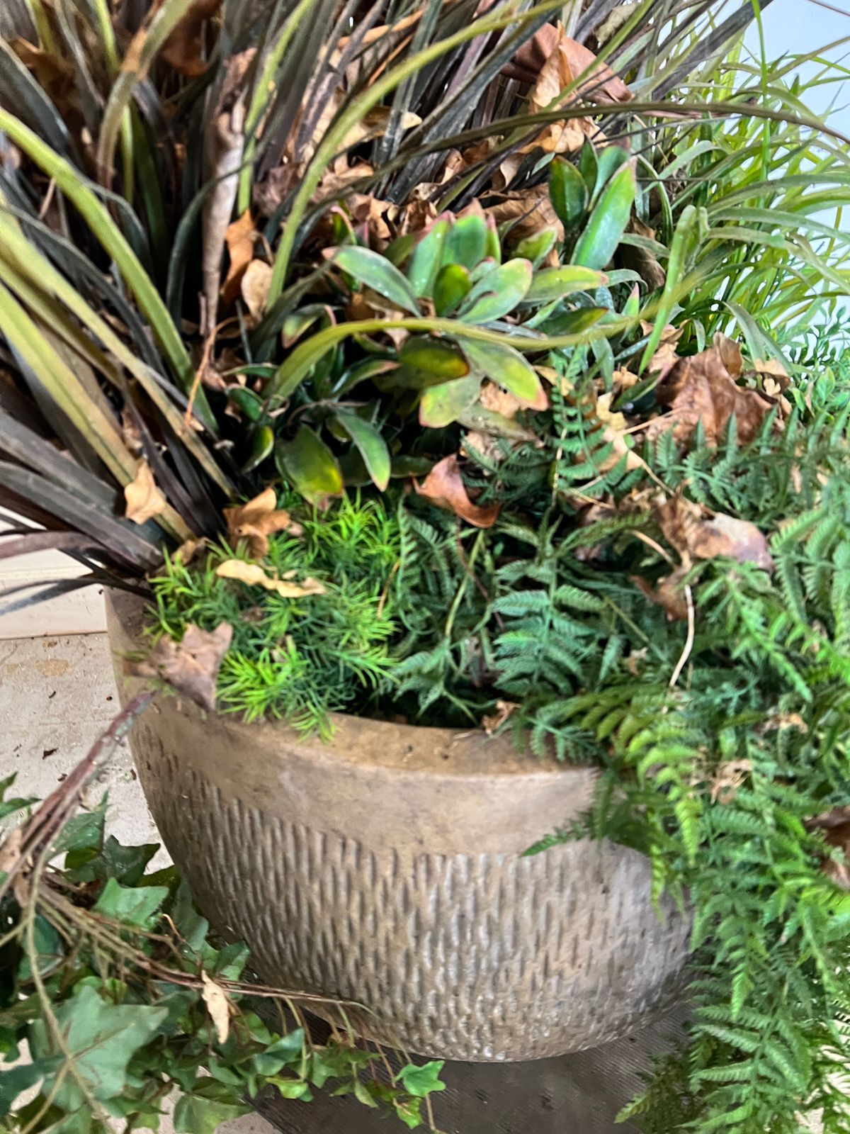 A large round ribbed planter with artificial perennial plants (H46cm) - Image 3 of 3