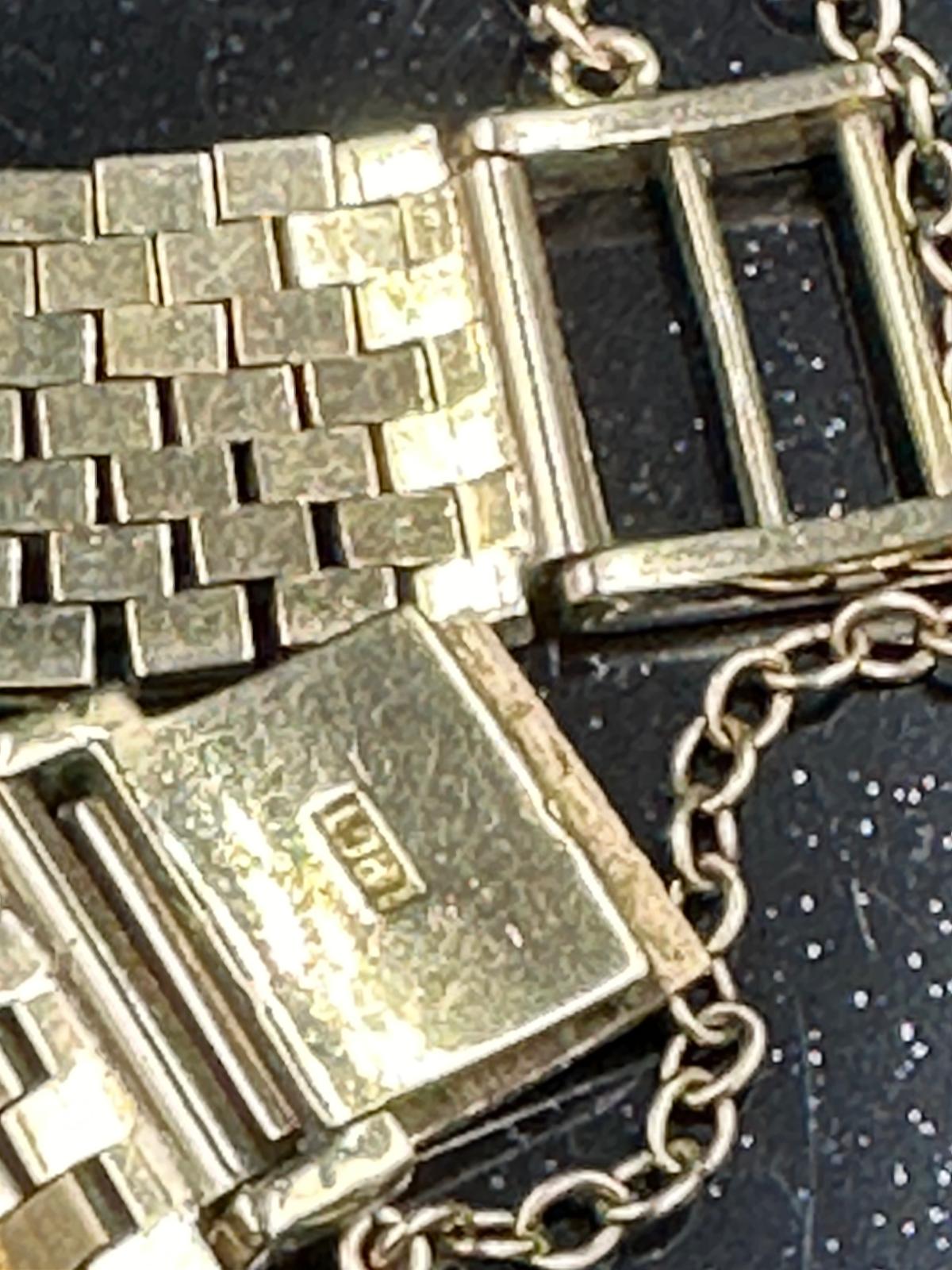 A Seiko watch on an 18ct gold bracelet with additional safety chain with an approximate weight of - Image 2 of 3