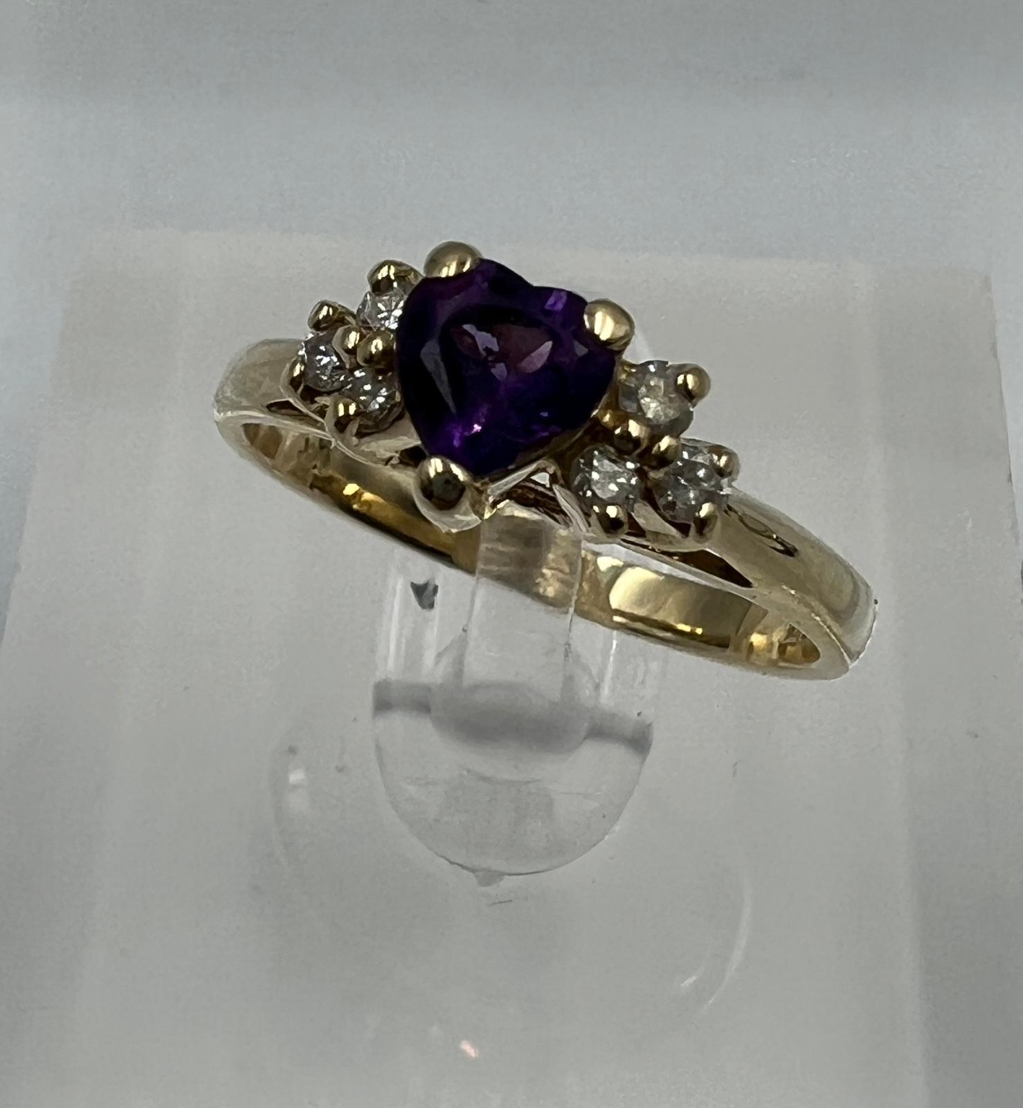 A 14ct gold amethyst and diamond shoulders with a heart shaped central stone on a 14ct yellow gold - Image 5 of 7