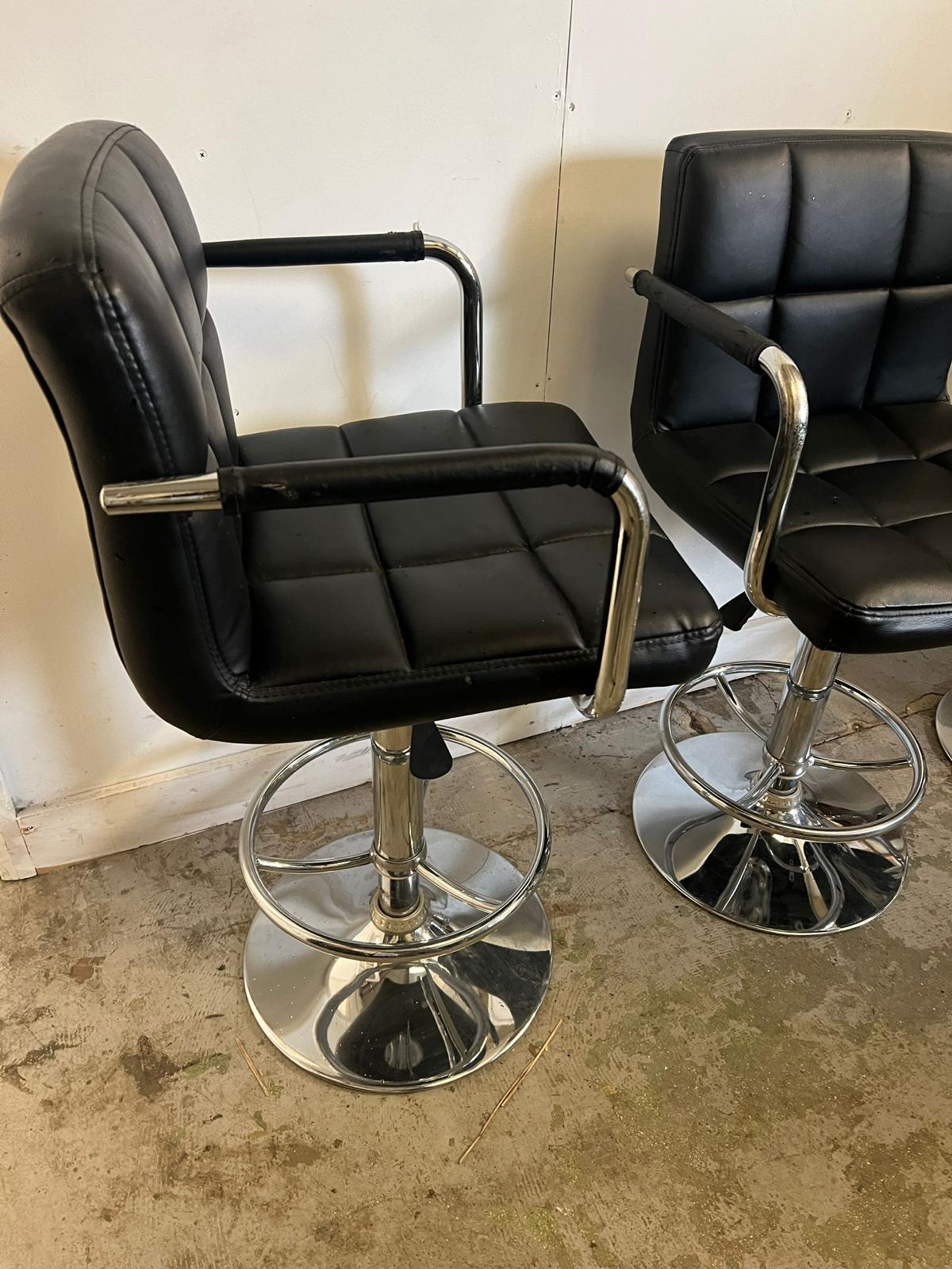 Three bar stools with leatherette exterior adjustable swivel gas lift on chrome base Condition - Image 2 of 5