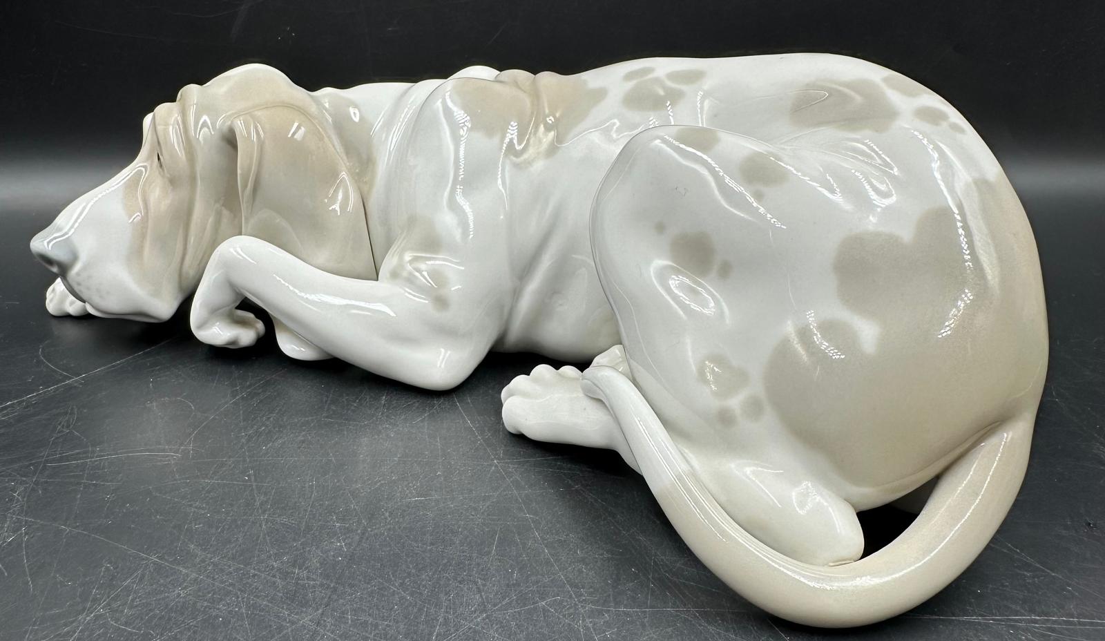 A Lladro figure of an old dog Number 1067 - Image 2 of 4