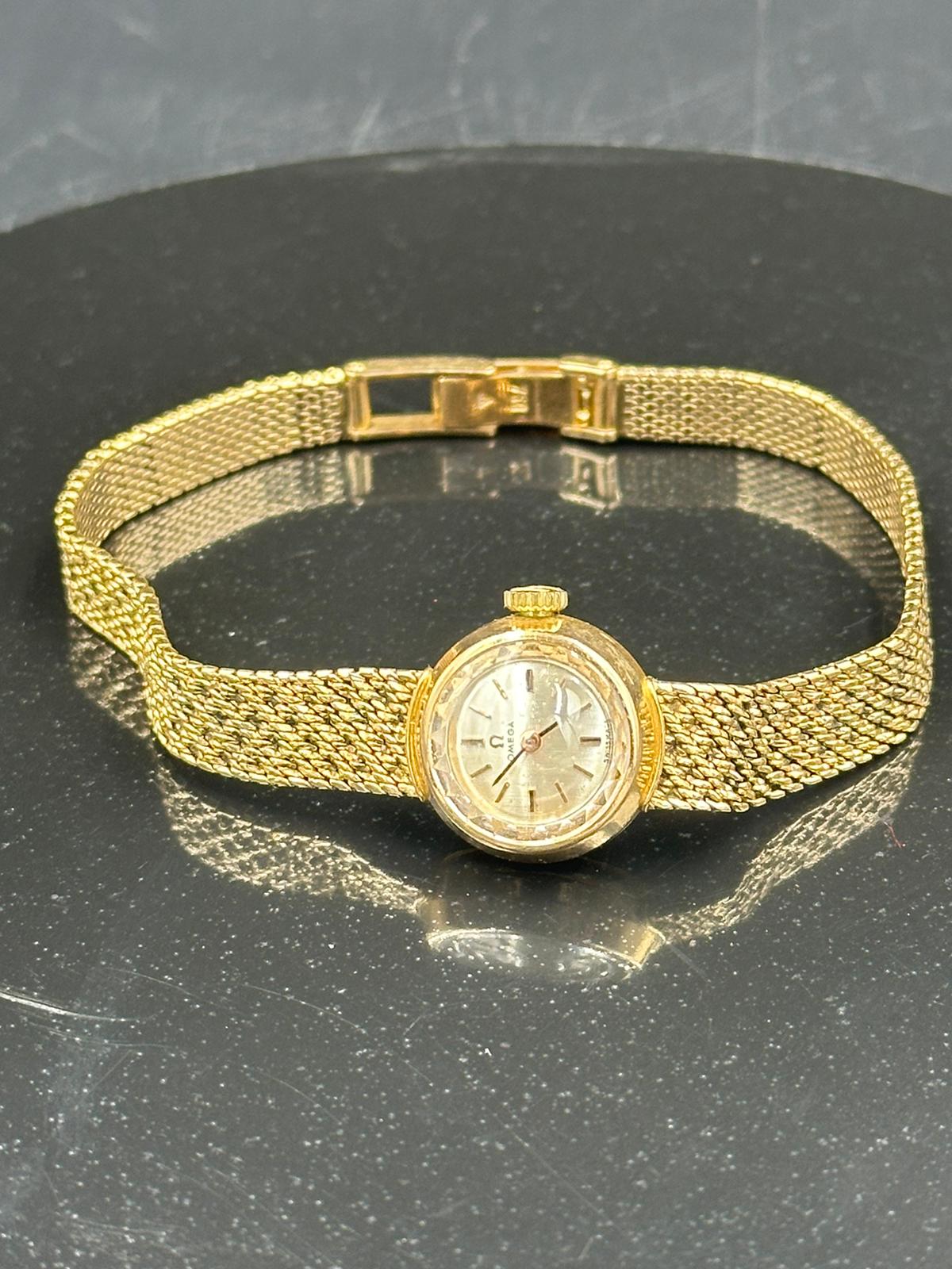An 18ct gold Ladies Omega watch with an approximate total weight of 27.1g - Image 4 of 4