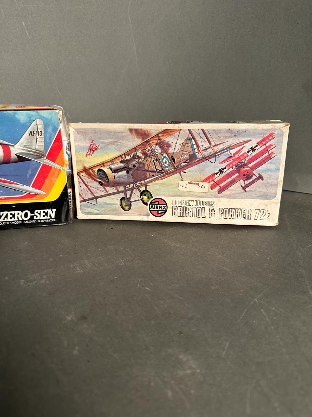 A selection of boxed and unboxed model kits to include Matchbox, Airfix and Frog - Image 6 of 8