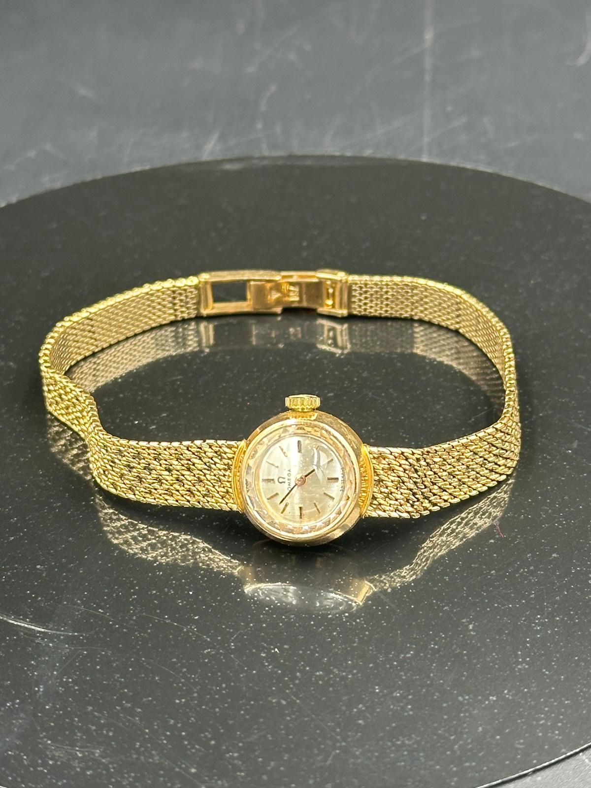 An 18ct gold Ladies Omega watch with an approximate total weight of 27.1g - Image 2 of 4