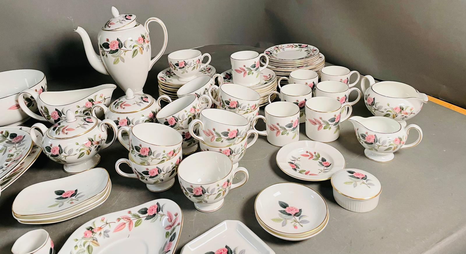 A large selection of Wedgwood Hathaway Rose pattern dinner service, 7 bowls, 7 coffee cups and - Image 3 of 6