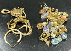 A selection of gold and gold metal jewellery with at least 10.5g of 9ct gold jewellery