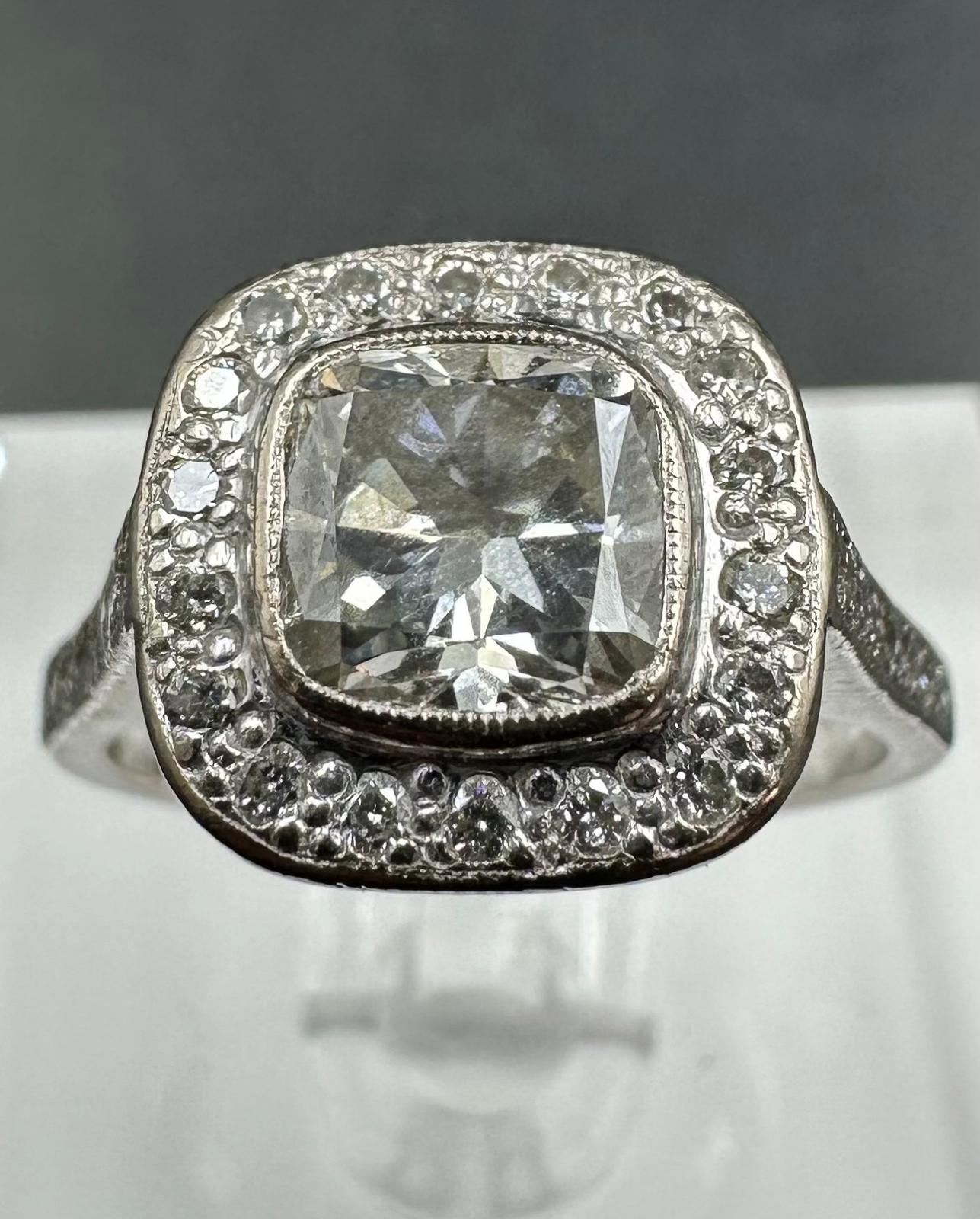 An 18ct white gold diamond ring with central stone of approximately 1.2ct and approximately 0.3ct - Image 4 of 5