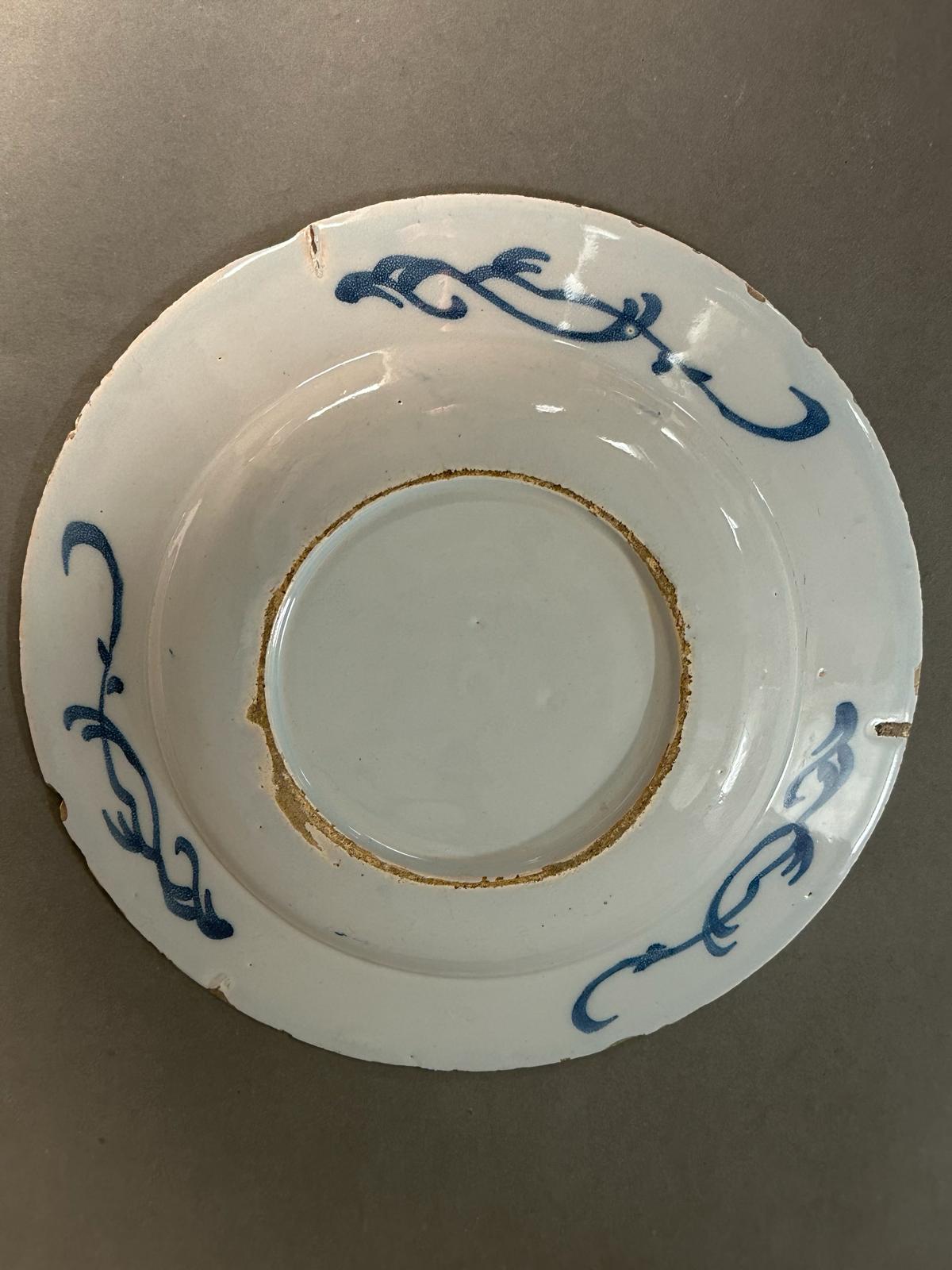 A selection of Chinese blue and white ceramic to include a plate, side plates and a small bowl - Image 12 of 12