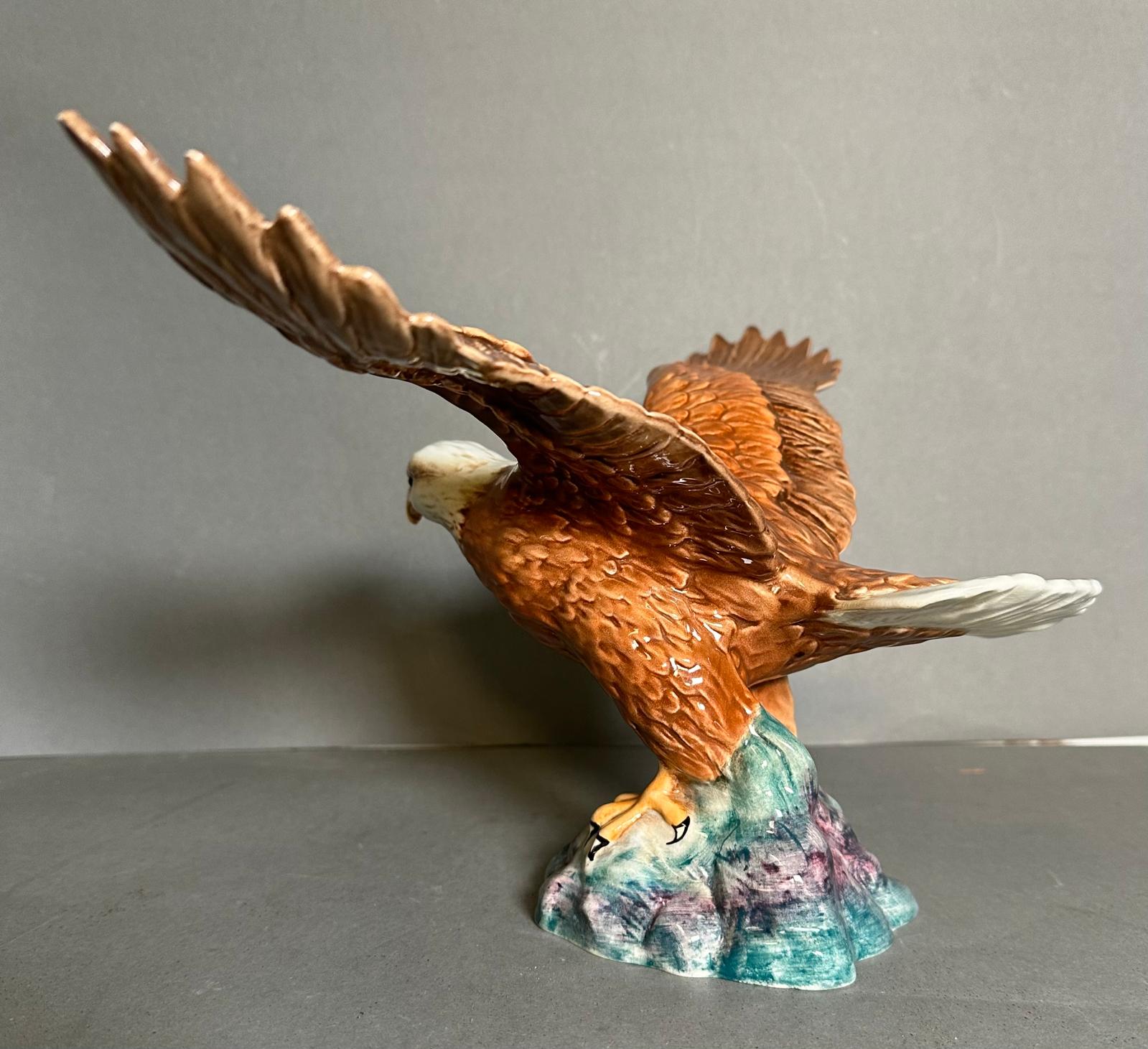 A Beswick figure of a bald eagle, no 1018 - Image 4 of 4