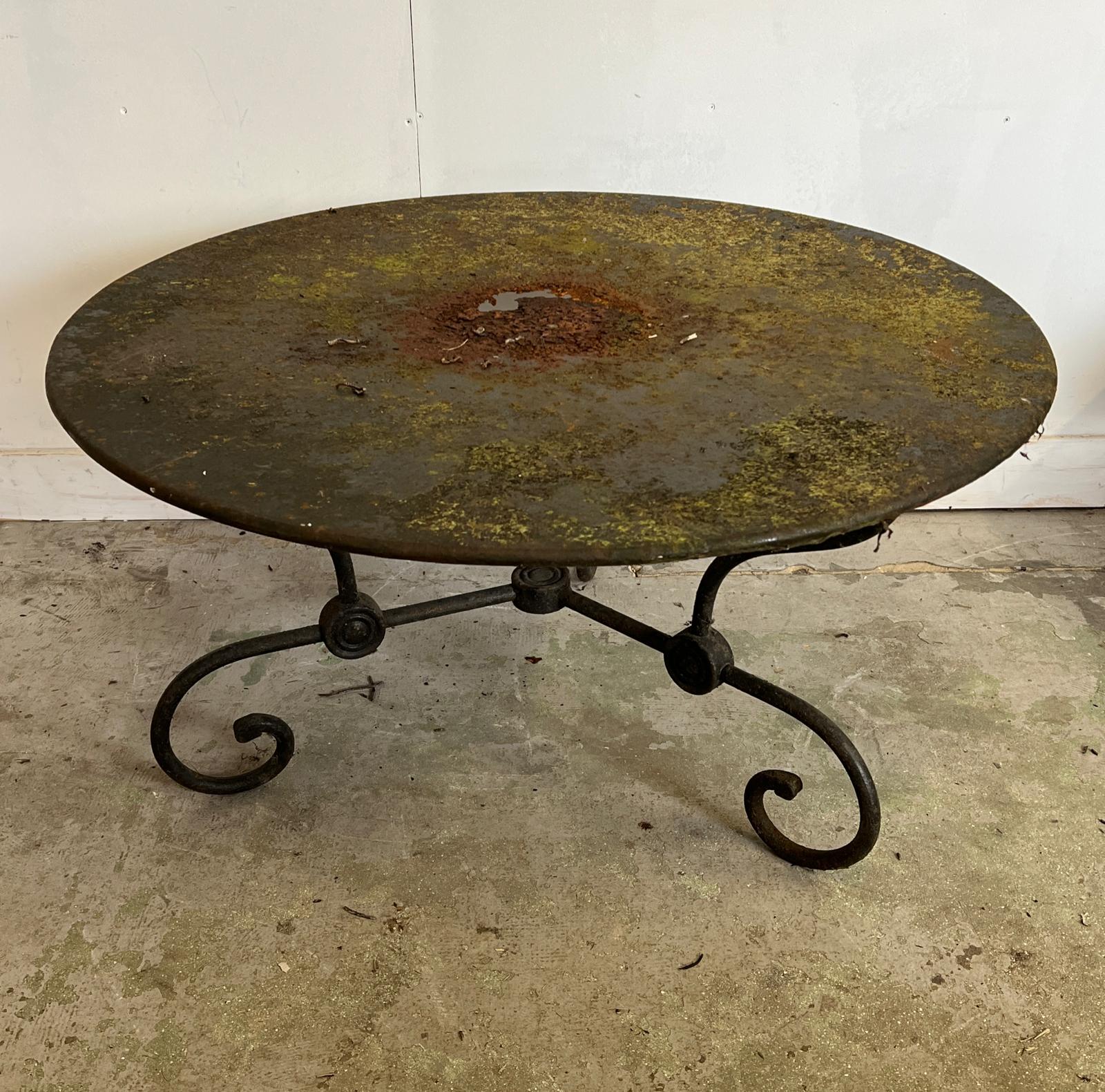 French style round decorative garden table with scrolling iron work legs (H54cm Dia100cm)