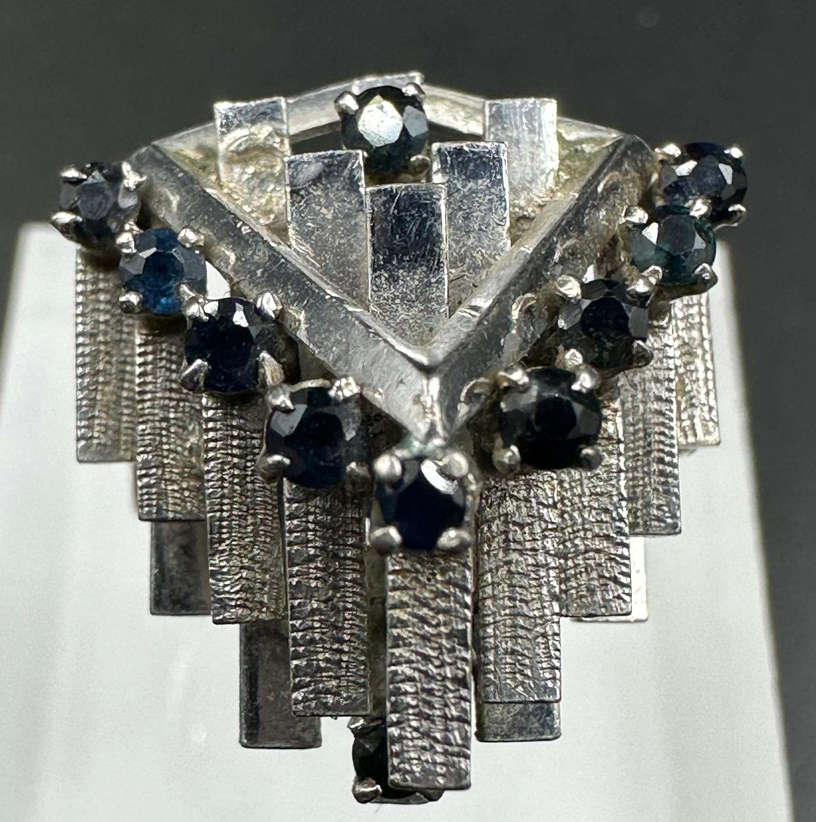 A 14ct white gold fashion ring with sapphires, possibly 1970's, approximate total weight 8.6g - Image 2 of 4