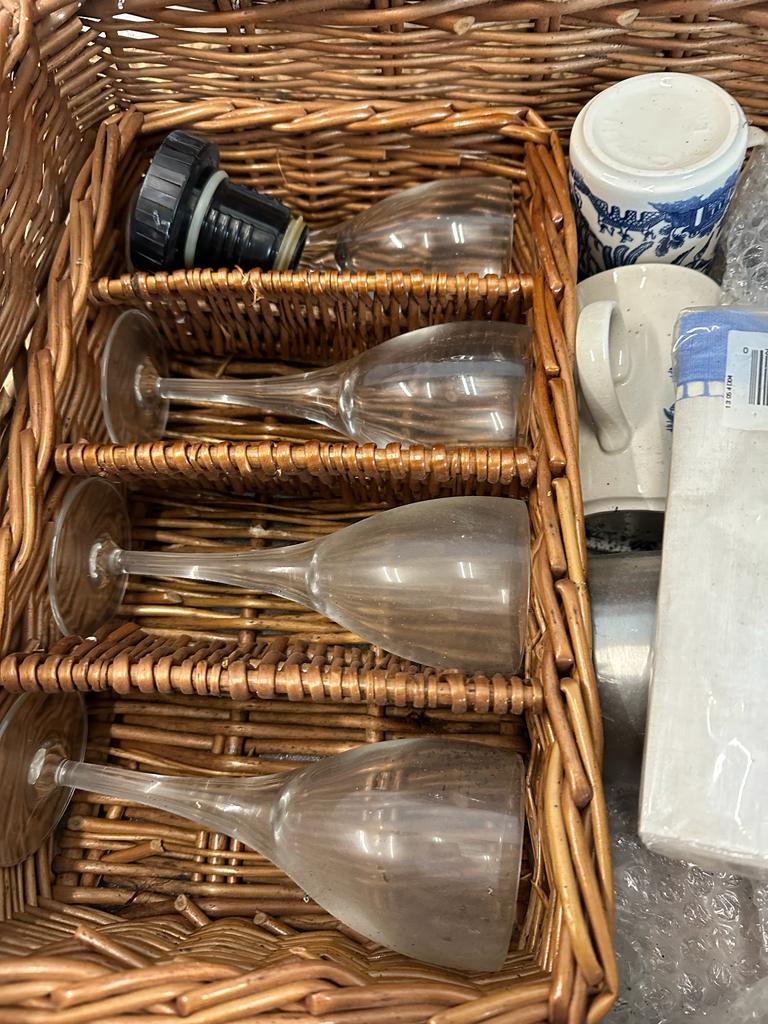 A wicker picnic basket comprising of blue and white plates, cutlery, thermos and plastic glasses - Image 2 of 4