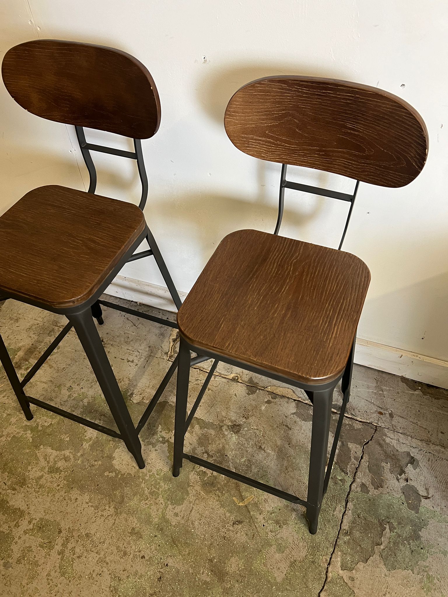 Three farm house bar stools - Image 2 of 4