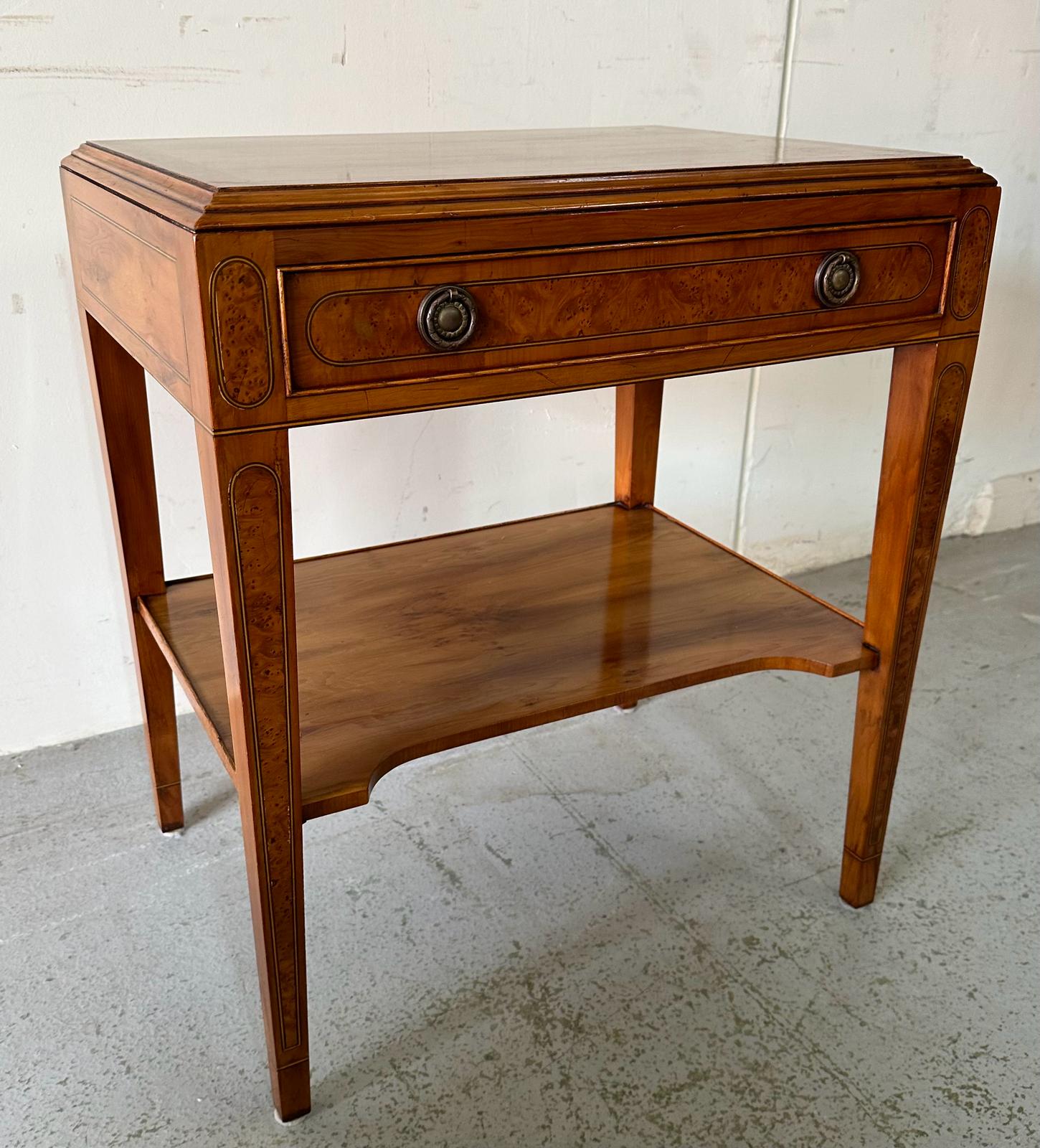 A single drawer side table with string and burr walnut inlay, shelf under and brass handles (H70cm - Image 4 of 5