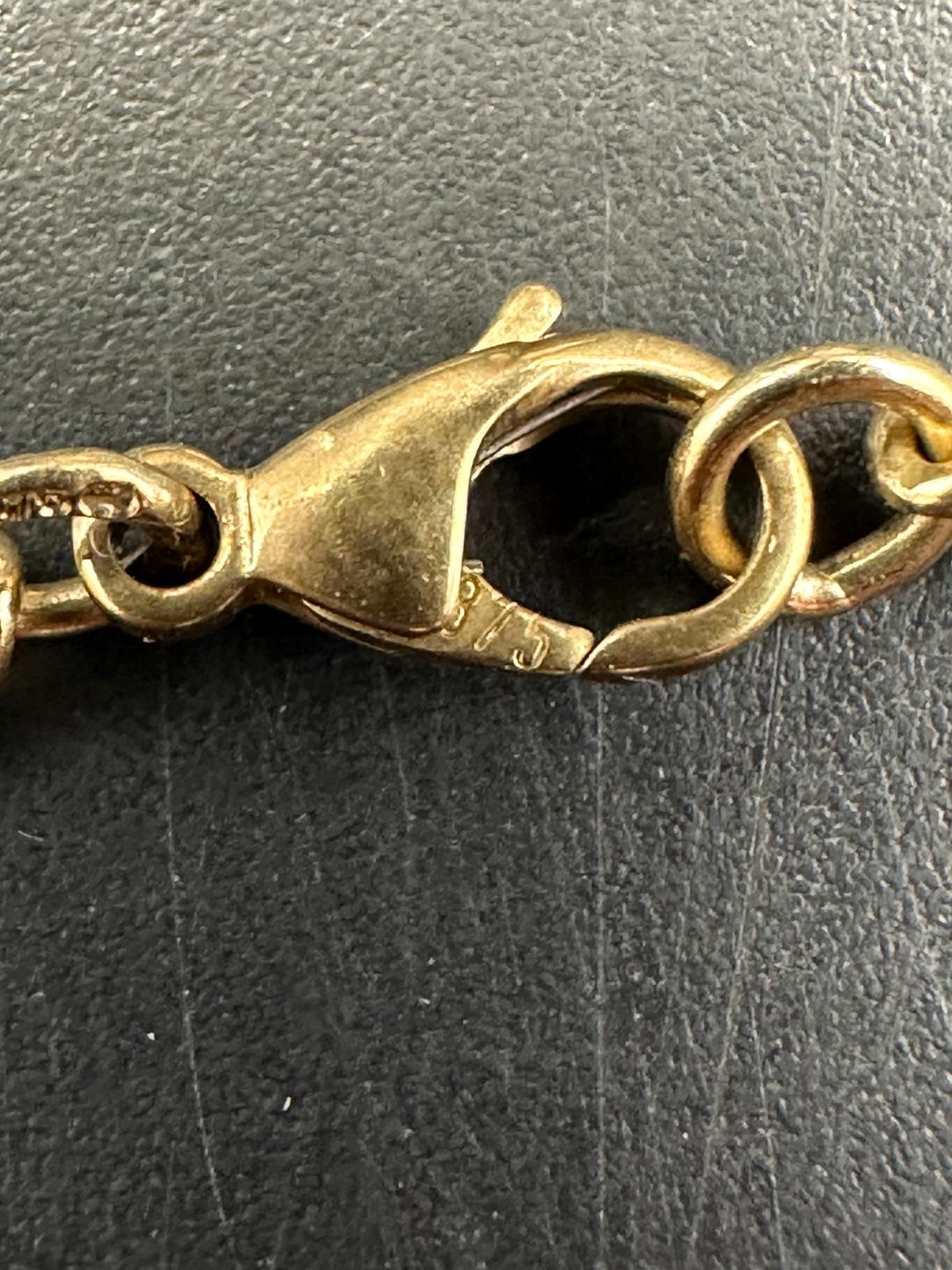 A 9ct gold chain with 9ct gold pendant, cameo style of a horses head. (Approximate weight of - Image 4 of 4