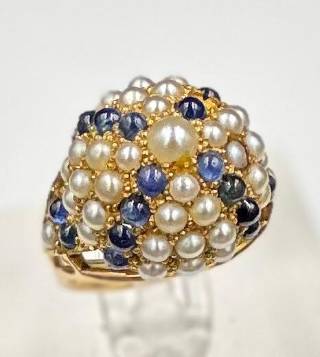 An Arabian gold sapphire and seed pearl cocktail ring, approximate total weight 8.4g - Image 3 of 5