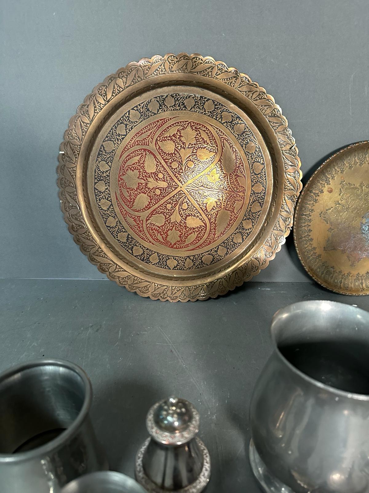 A selection of mixed metal items to include plates, tankards etc - Image 2 of 5