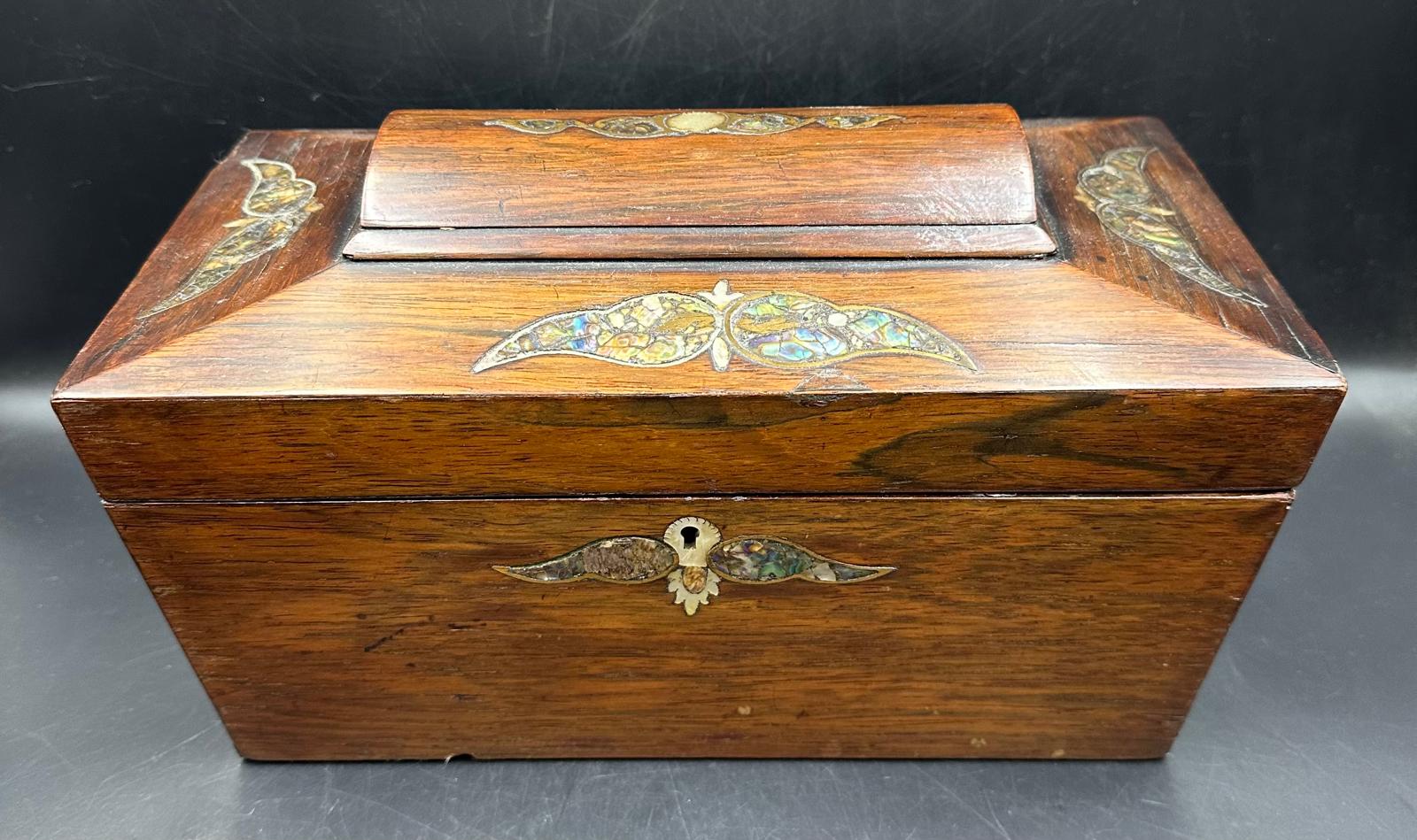 A sarcophagus shaped tea caddy with cut glass mixing bowl and mother of pearl decoration (29.5cm x - Image 3 of 6