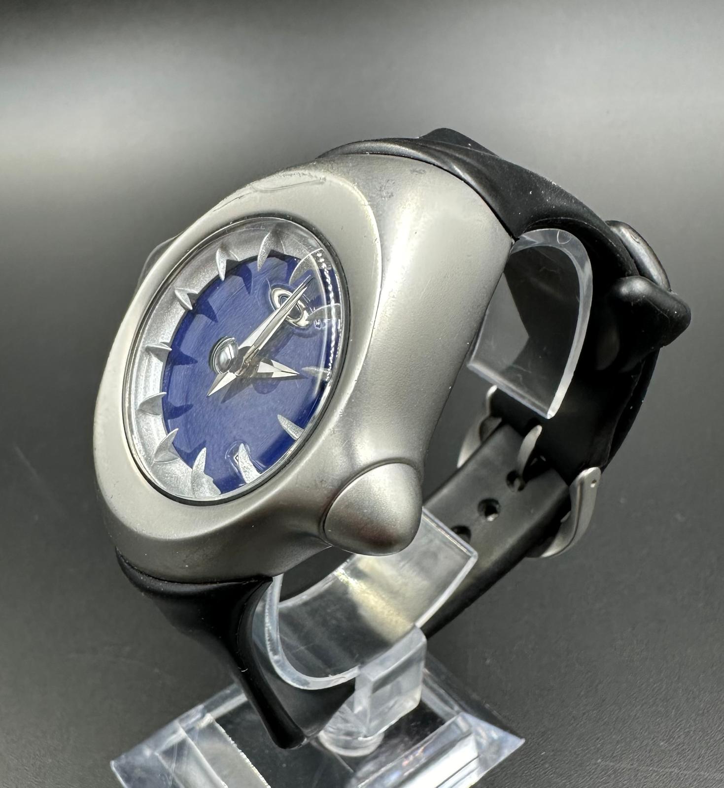 A gentleman's Oakley wrist watch with a black rubber strap and blue enamel face - Image 3 of 4