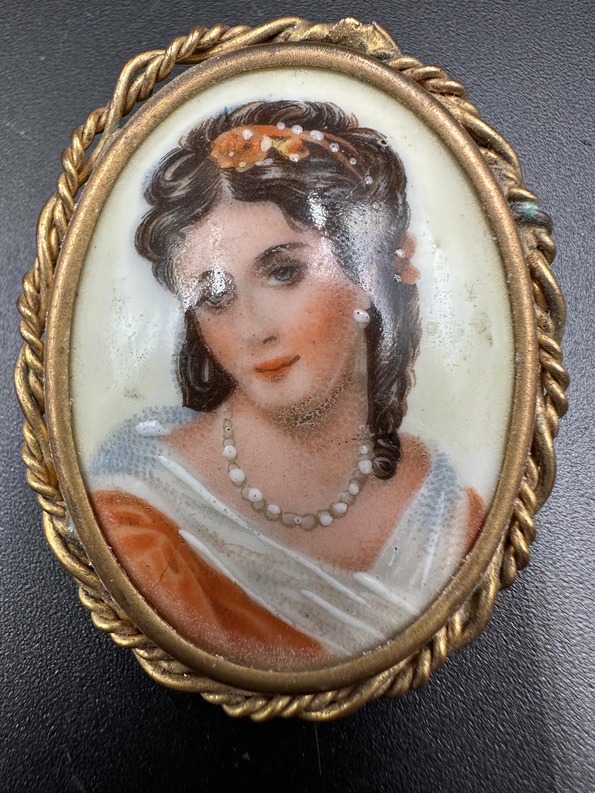 Limoges France porcelain portrait brooch pair from the mid 20th century - Image 5 of 10