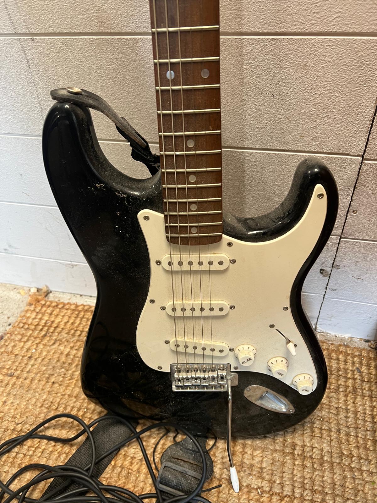 A Squier Strat electric guitar, Affinity series - Image 3 of 4