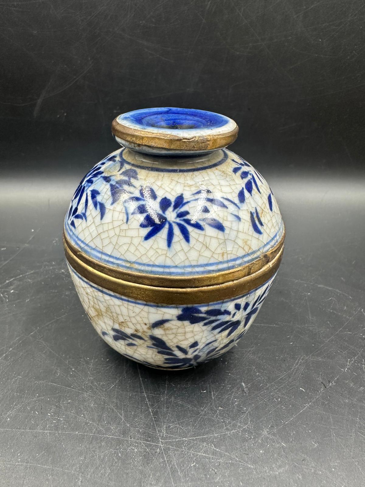 Two blue and white crackle glazed Chinese lidded pots, marked to base - Image 2 of 6