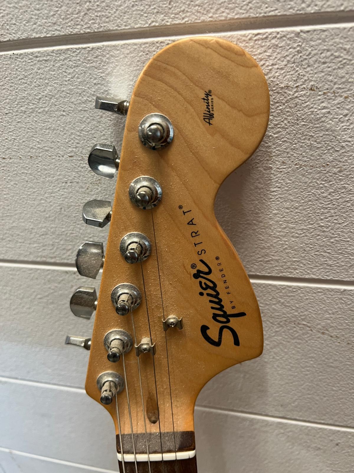 A Squier Strat electric guitar, Affinity series - Image 2 of 4