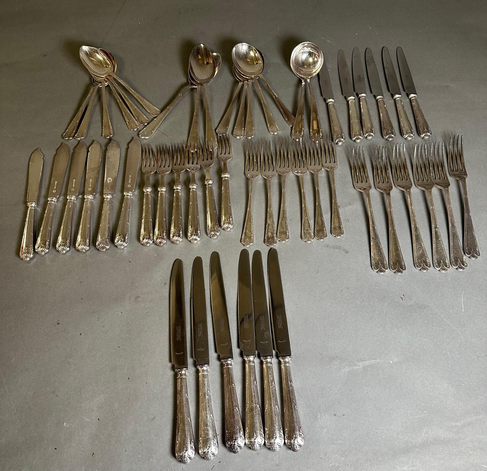 A Garard & Co six place setting silverplated cutlery service in original box.