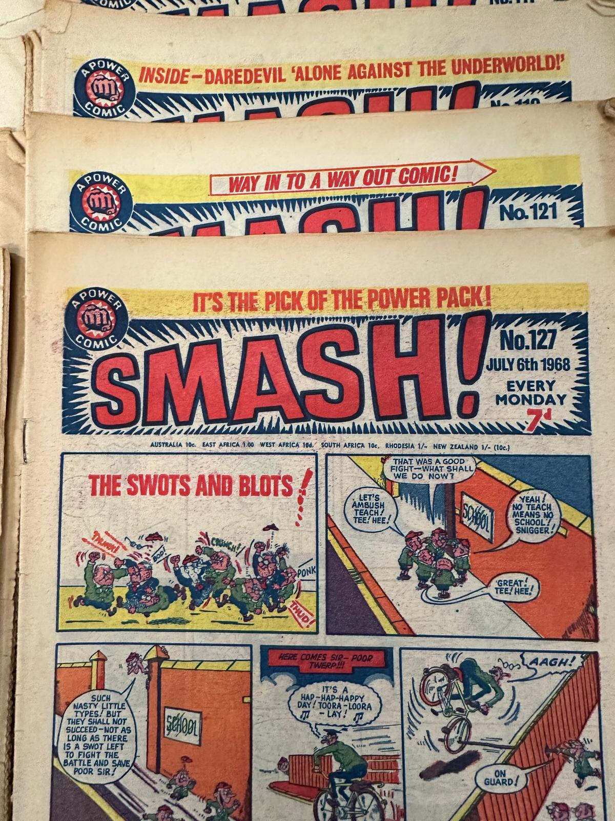 A collection of vintage Smash comics to include issues 1-3 - Image 4 of 5