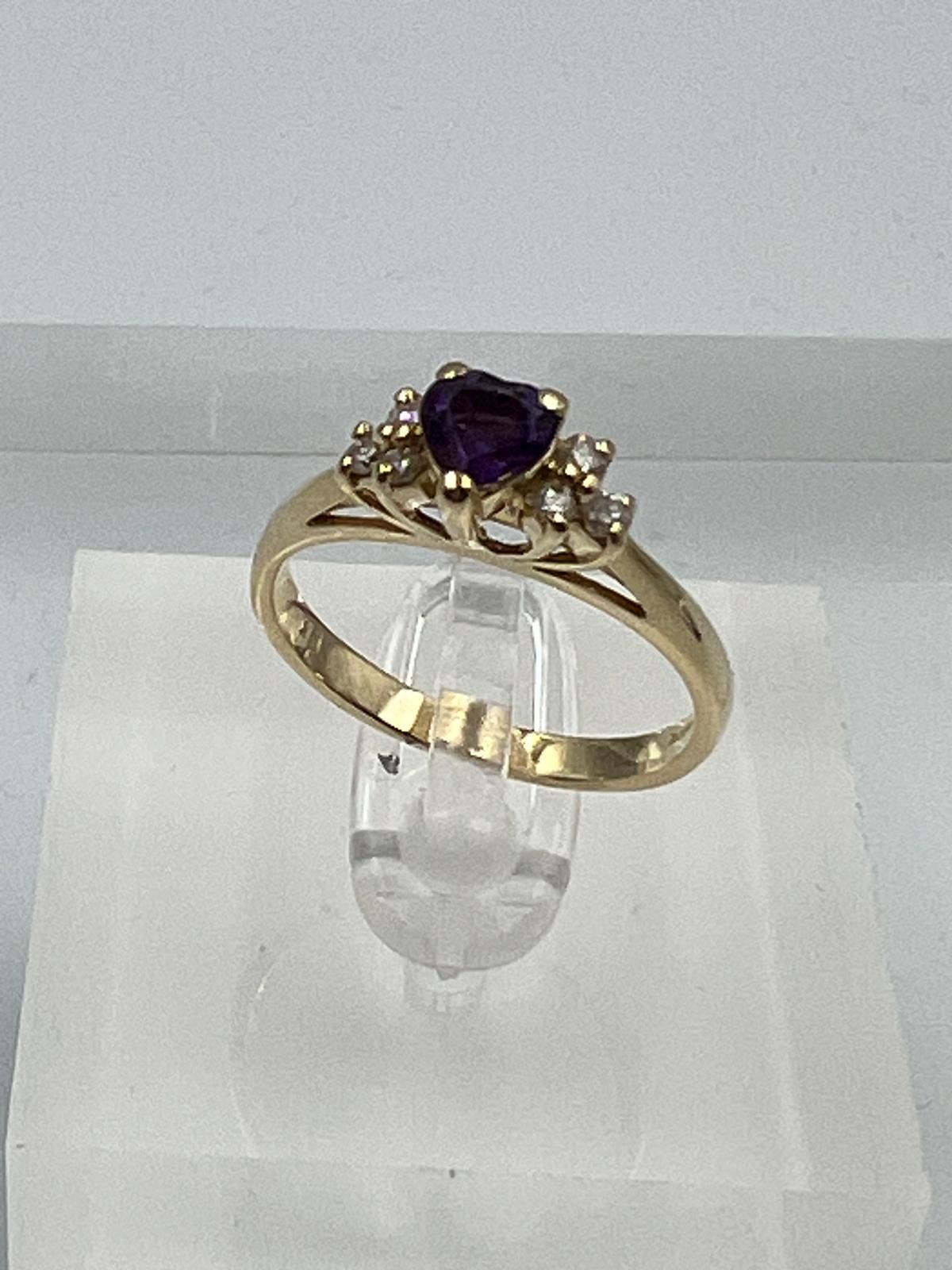 A 14ct gold amethyst and diamond shoulders with a heart shaped central stone on a 14ct yellow gold - Image 3 of 7