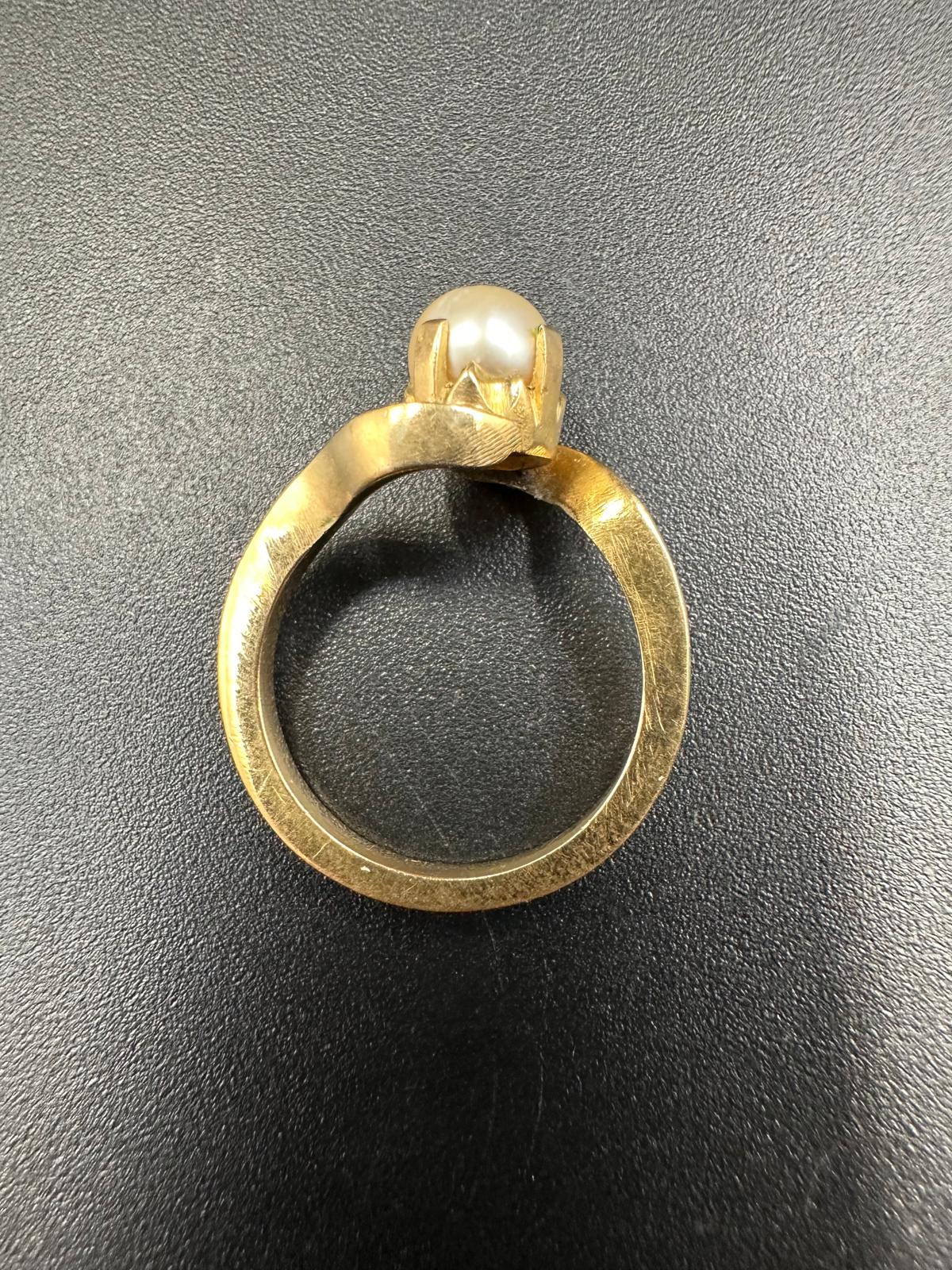 Three gold pearl rings with an approximate total weight of 11g. - Image 3 of 4