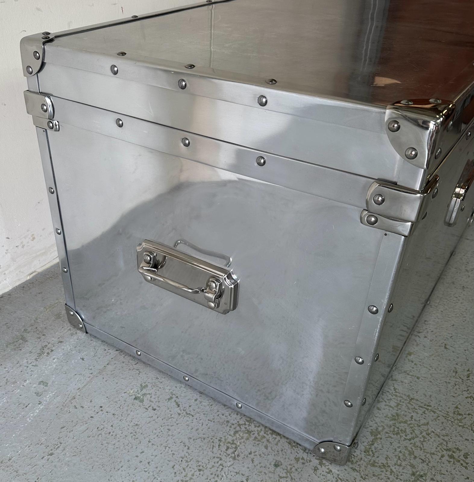 A contemporary stainless steel storage trunk with handles to side central escutcheon to front - Image 4 of 6