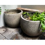 A pair of garden pots/planters fluted wave pattern (H45cm Dia50cm)