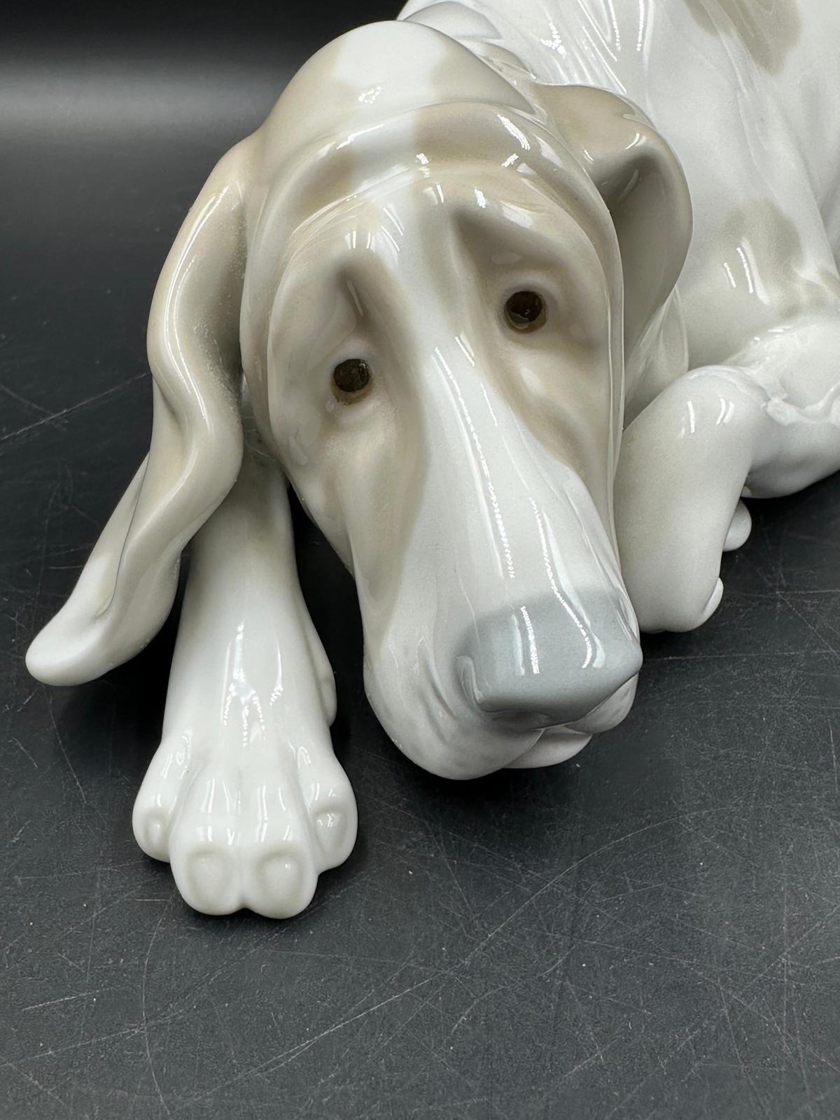 A Lladro figure of an old dog Number 1067 - Image 4 of 4