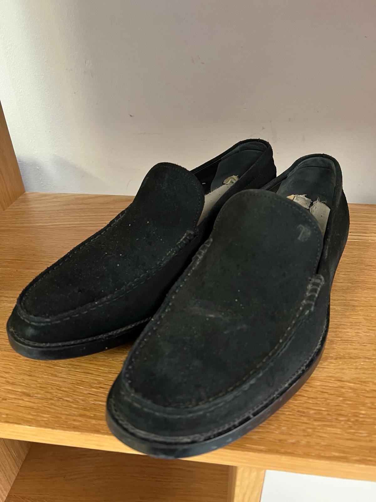 Four pairs of Todd's black shoes, men size 9 and 8.5 - Image 3 of 12