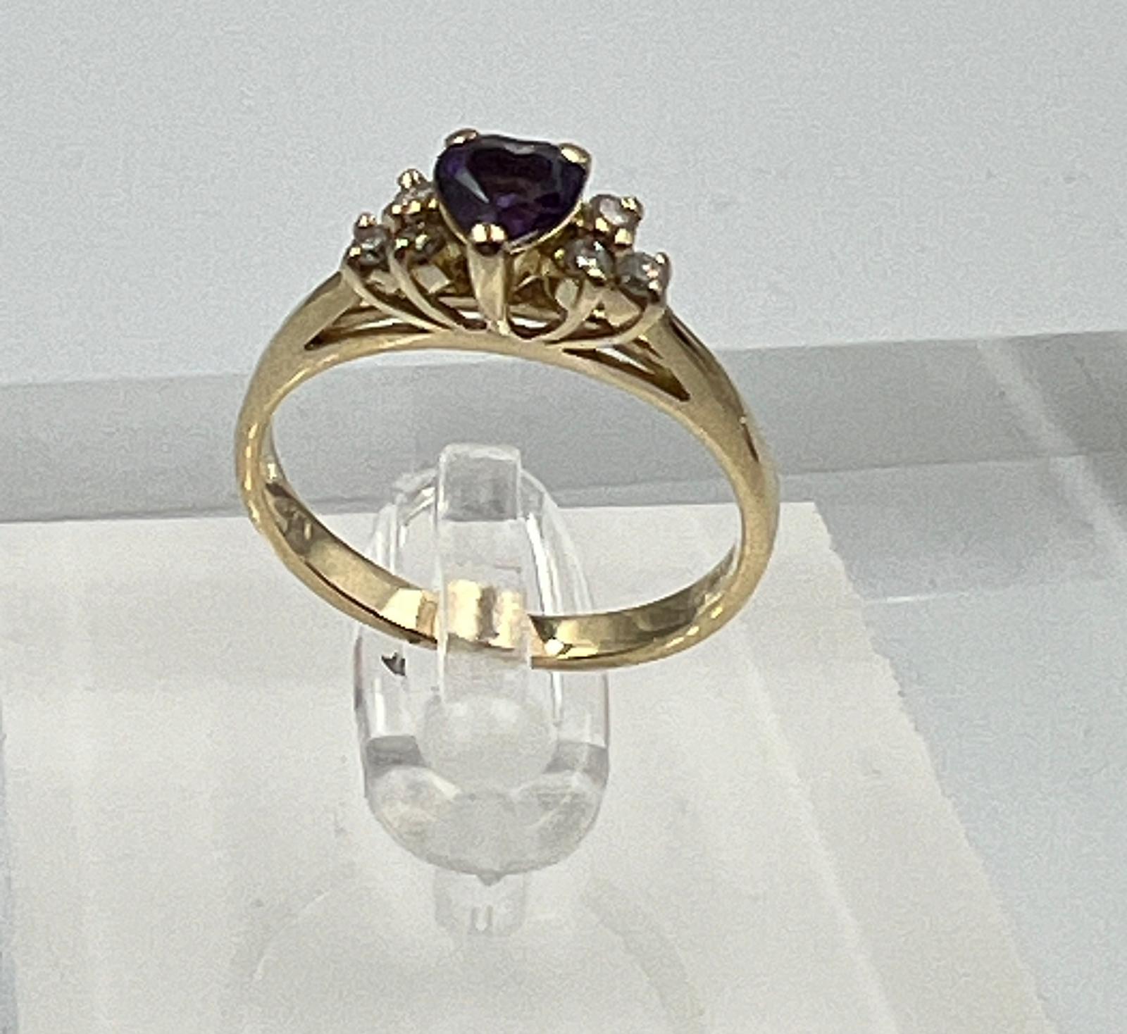 A 14ct gold amethyst and diamond shoulders with a heart shaped central stone on a 14ct yellow gold - Image 4 of 7