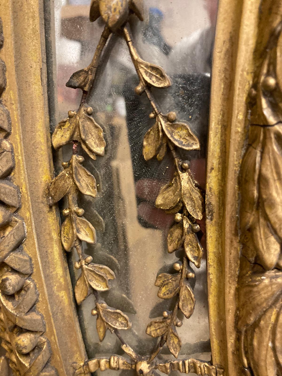 A large George lll gilt wood oval mirror. The frame with urn cresting and floral and foliate scrolls - Image 5 of 21