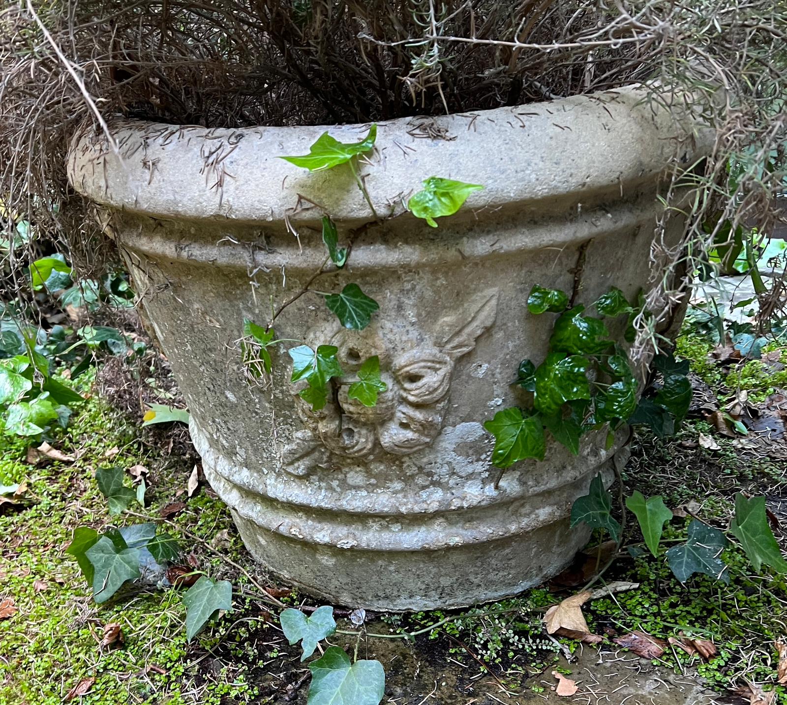 A pair of composite stone planters with rose crowns to sides (H43cm Dia56cm) - Image 5 of 6