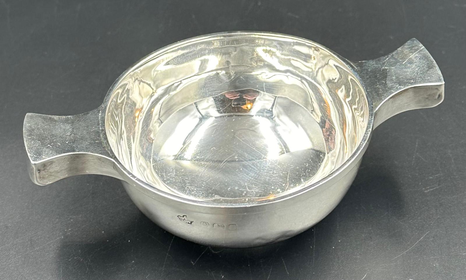 A silver quaich, hallmarked for Birmingham 1910 by T Wooley, approximate weight 66g and 12.5cm in - Image 2 of 3