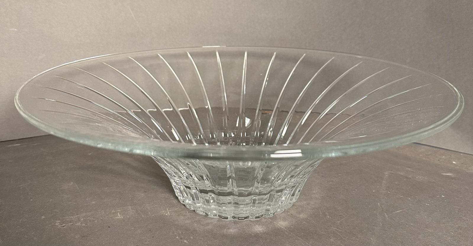 A boxed RCR Cristalleria Italiana crystal centrepiece bowl - Image 3 of 3