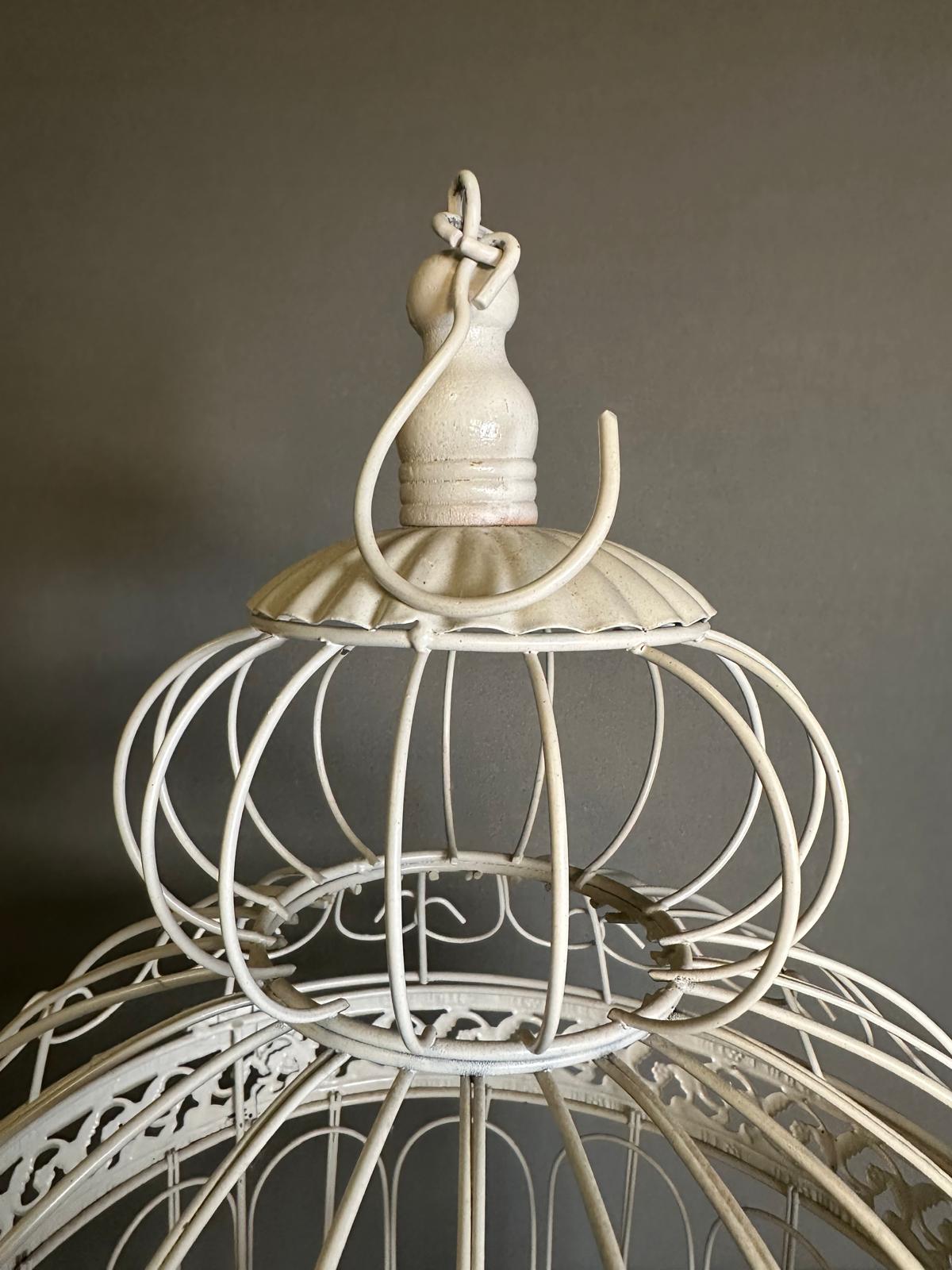 A white painted metal bird cage - Image 4 of 5